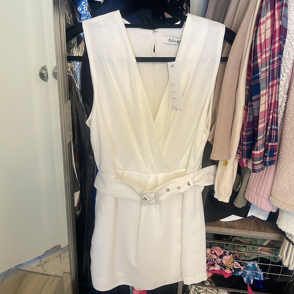 Vici-nwt-white belted romper